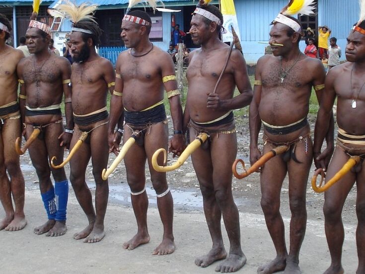Papuans me anëtarë të zmadhuar