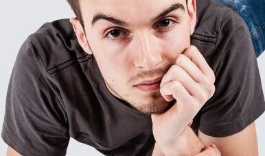 Një burrë dëshiron të zmadhojë penisin e tij në mënyrë natyrale